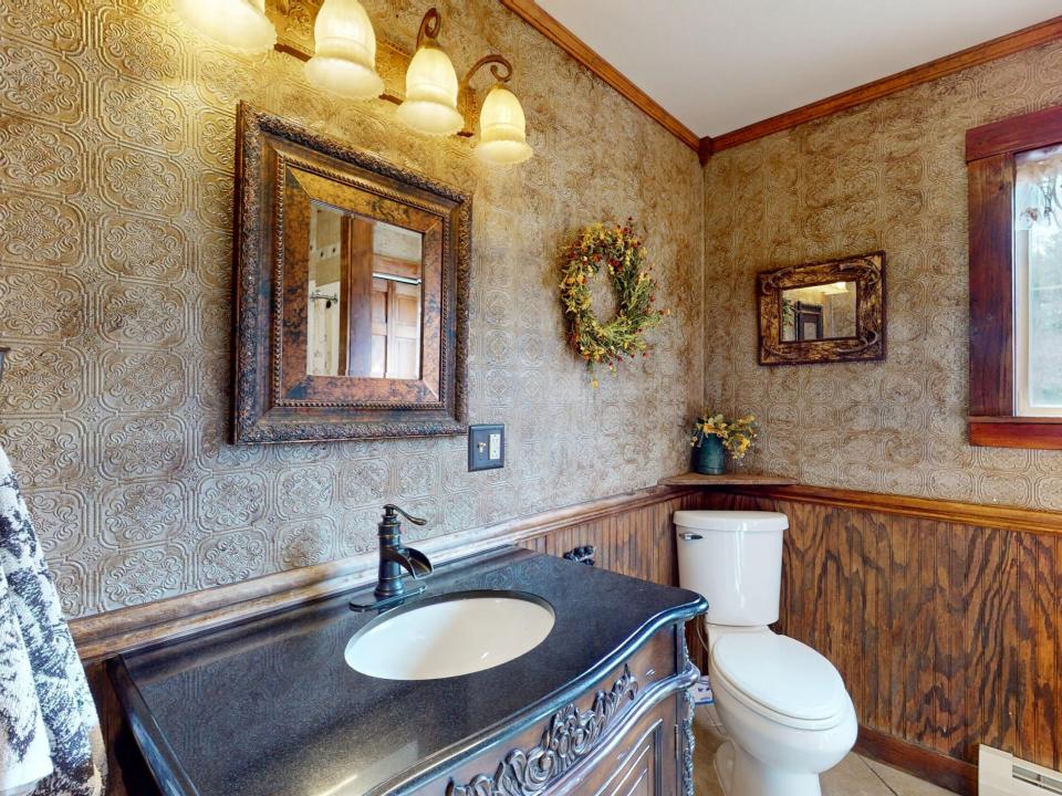 Accessible Bathroom - Main Floor