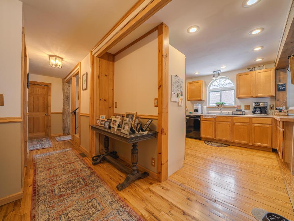 74 Broad St-56
