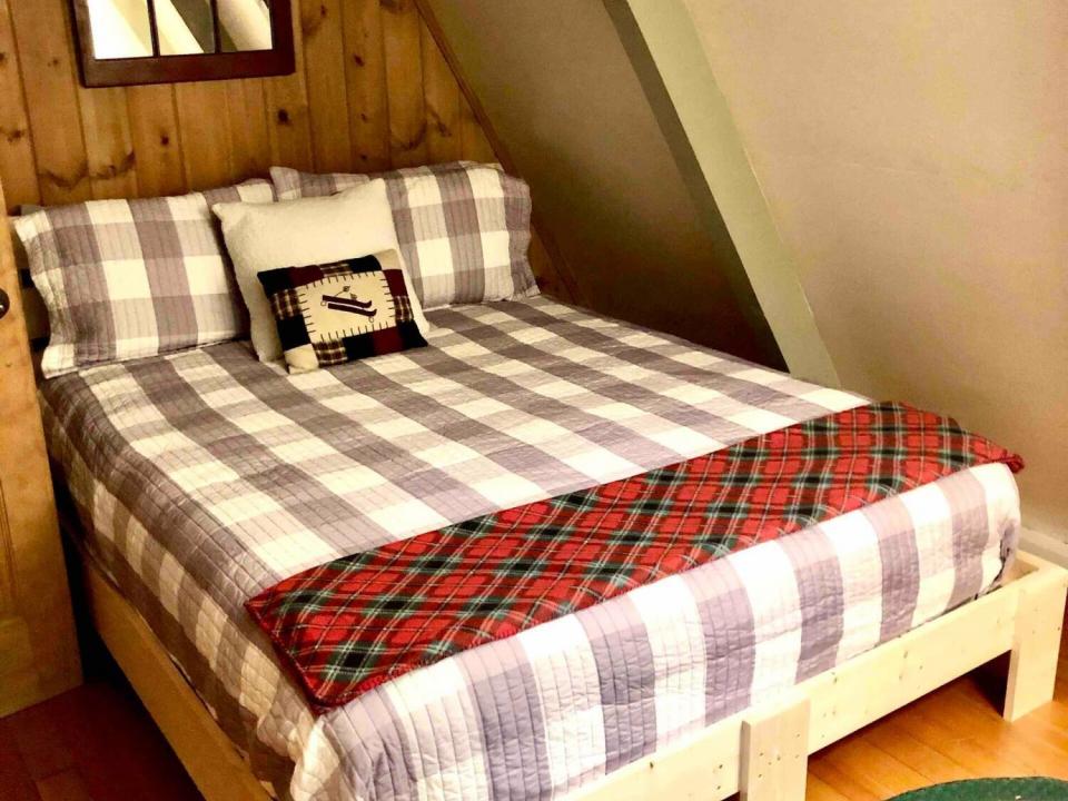 Little Peak bedroom