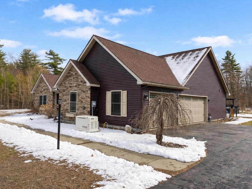 1B5B5902-1BB9-4AA2-8DC6-F076BA3264BA