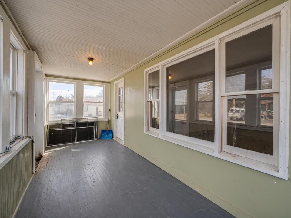 20 Leboeuf St-21