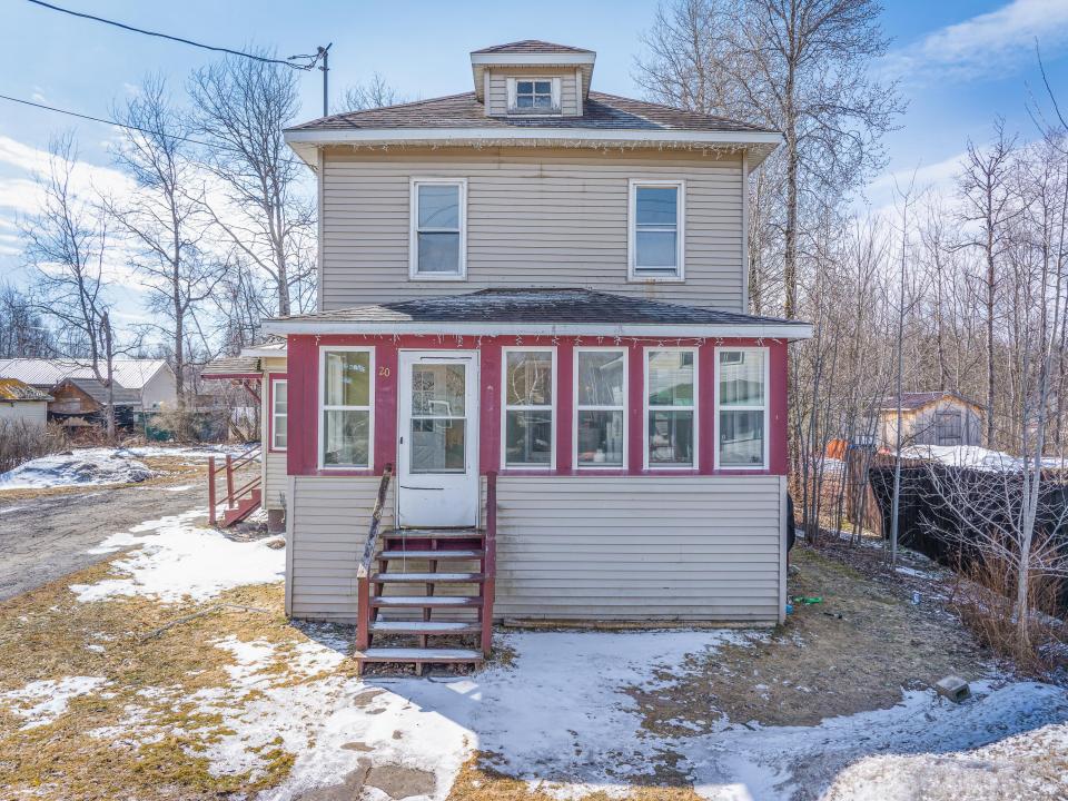 20 Leboeuf St-19