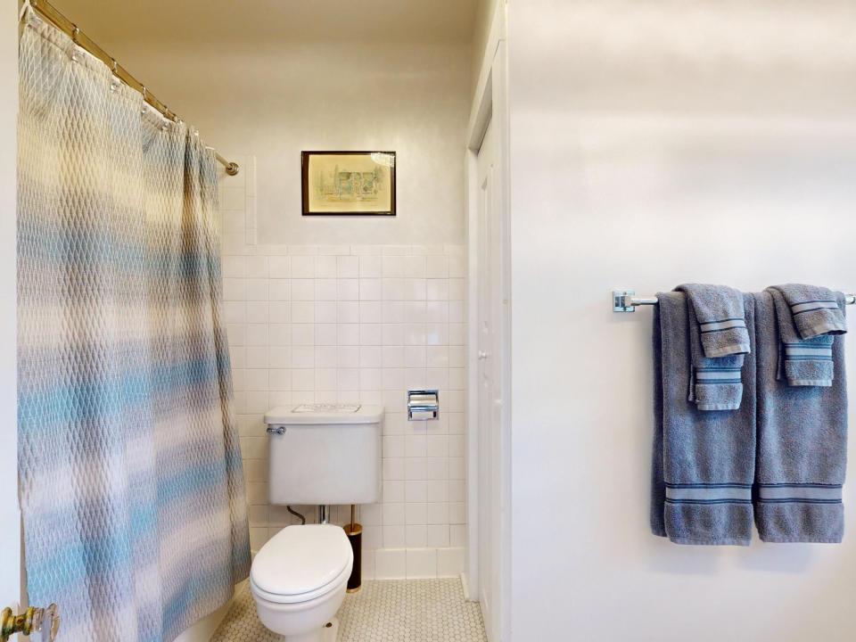 2315-Saranac-Ave-10252024_081408-2 (Copy