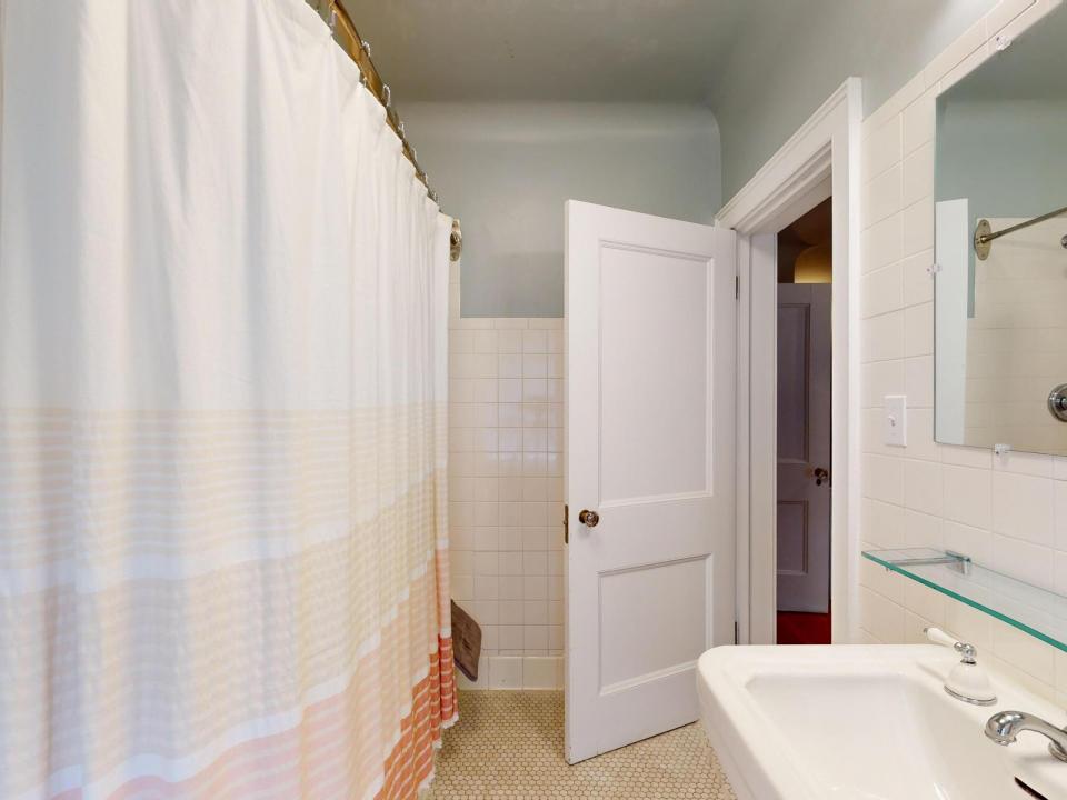 2315-Saranac-Ave-10252024_082415-2 (Copy