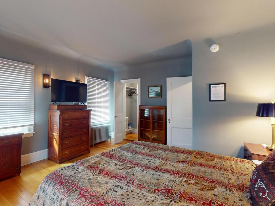 2315-Saranac-Ave-10252024_082122-2 (Copy