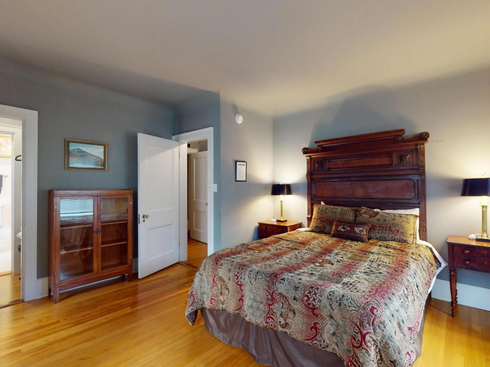 2315-Saranac-Ave-10252024_082047-2 (Copy