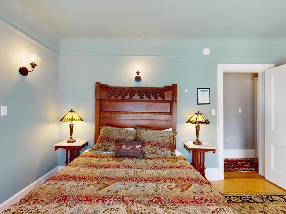 2315-Saranac-Ave-10252024_081649 (Copy)