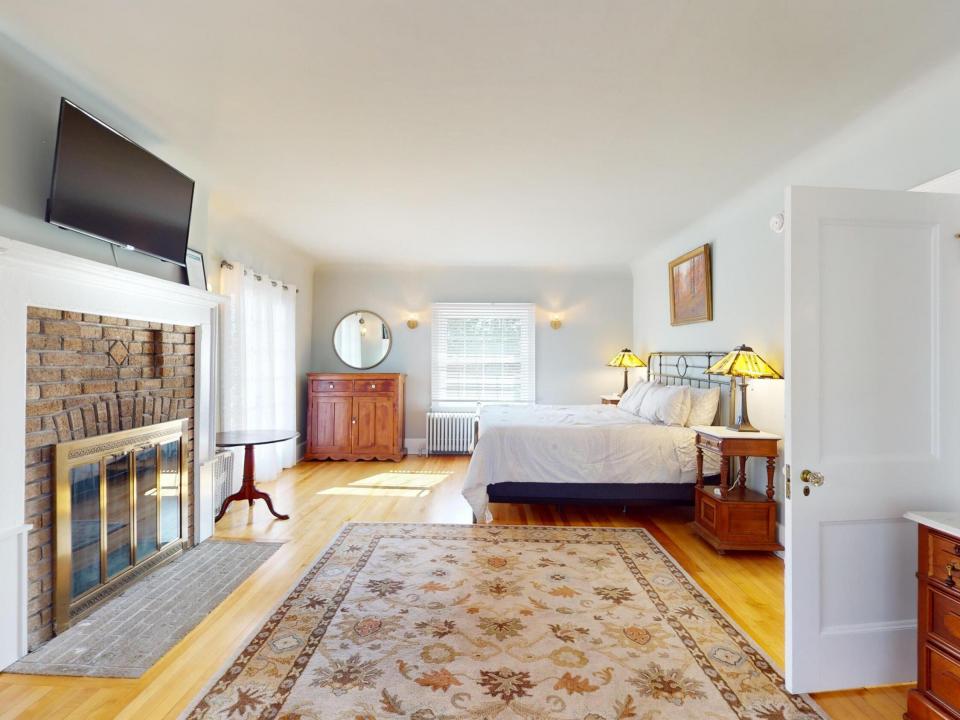 2315-Saranac-Ave-10252024_081110 (Copy)