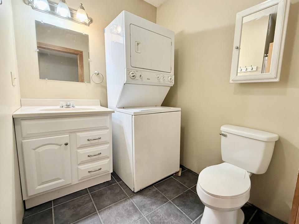 Guest Suite Bathroom/Laundry