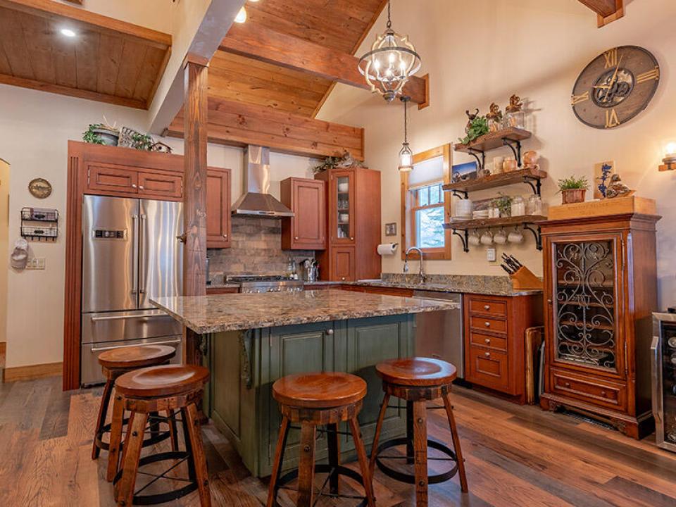 CampSummerBreezeOnUpperSaranac_Kitchen_B