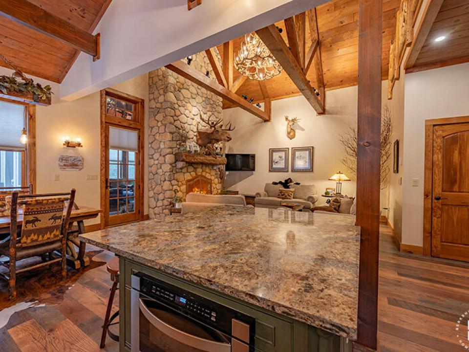 CampSummerBreezeOnUpperSaranac_Kitchen_T