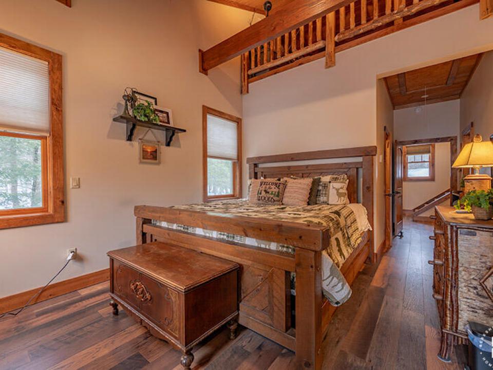 CampSummerBreezeOnUpperSaranac_Bedroom1