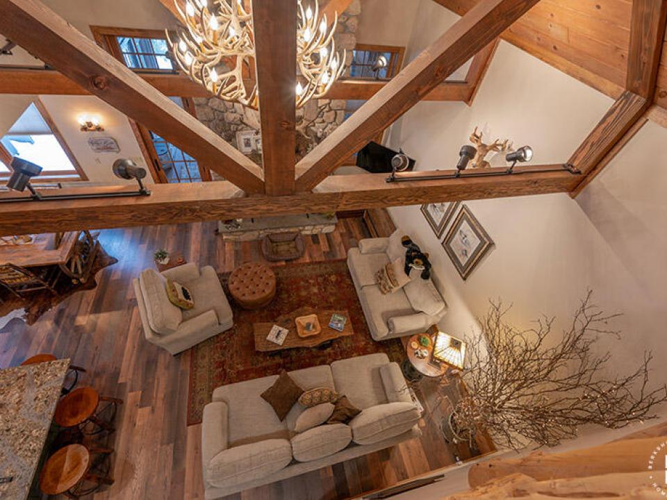 CampSummerBreezeOnUpperSaranac_LivingRoo