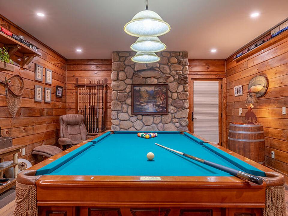 CampSummerBreezeOnUpperSaranac_GameRoom_