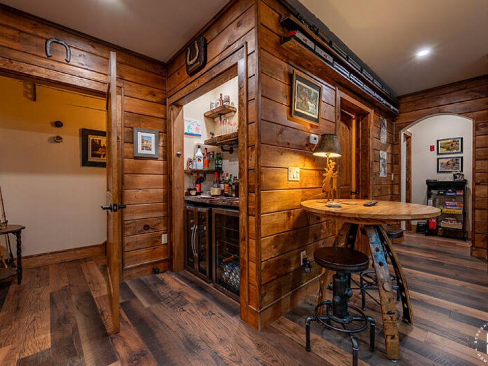 CampSummerBreezeOnUpperSaranac_Bar_Table