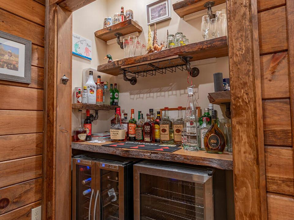 CampSummerBreezeOnUpperSaranac_Bar