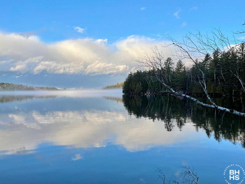 CampSummerBreezeOnUpperSaranac_O_Lake_R