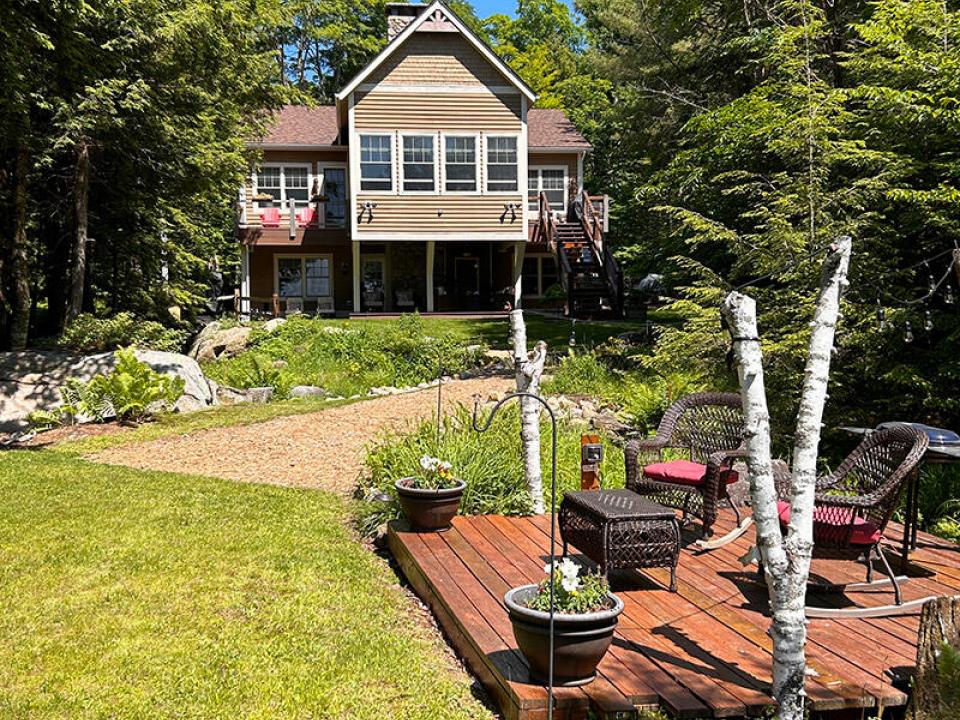 CampSummerBreezeOnUpperSaranac_O_Exterio