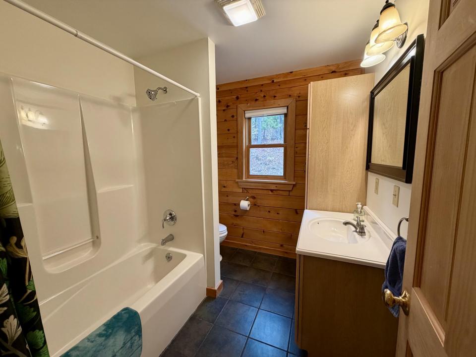 Bathroom Main Floor