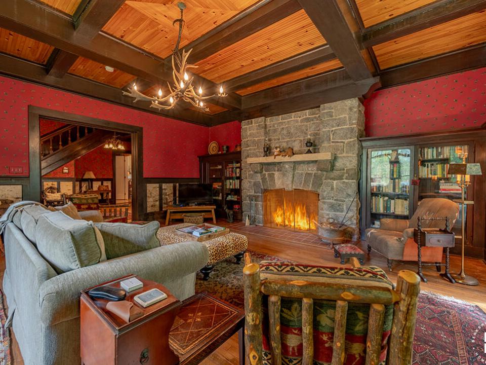 HistoricHomeOnLowerSaranacLake_MH_LR_R