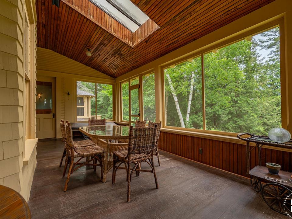 HistoricHomeOnLowerSaranacLake_MH_Screen