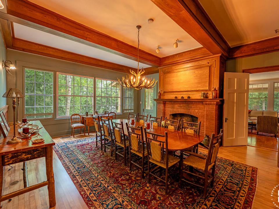 HistoricHomeOnLowerSaranacLake_MH_DR_L