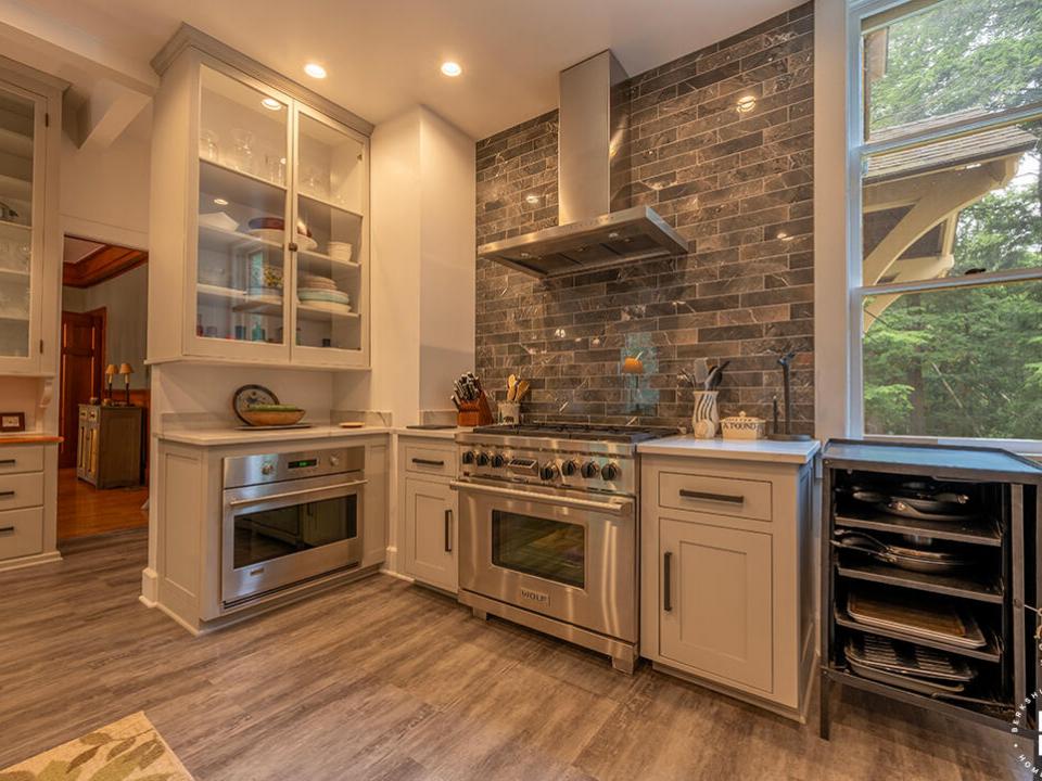 HistoricHomeOnLowerSaranacLake_MH_Kitche