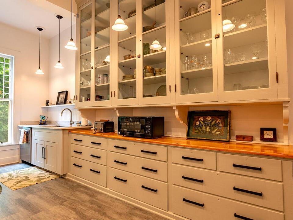 HistoricHomeOnLowerSaranacLake_MH_Kitche