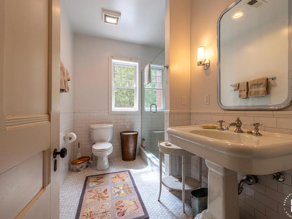 HistoricHomeOnLowerSaranacLake_MH_Bathro