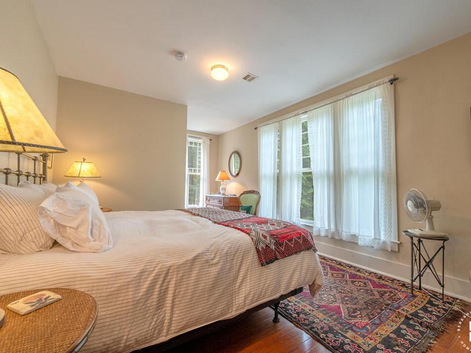 HistoricHomeOnLowerSaranacLake_MH_Bedroo