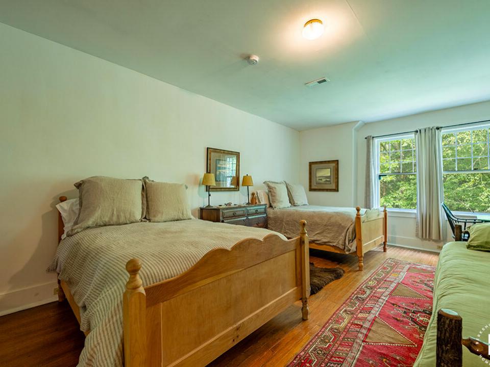 HistoricHomeOnLowerSaranacLake_MH_Bedroo