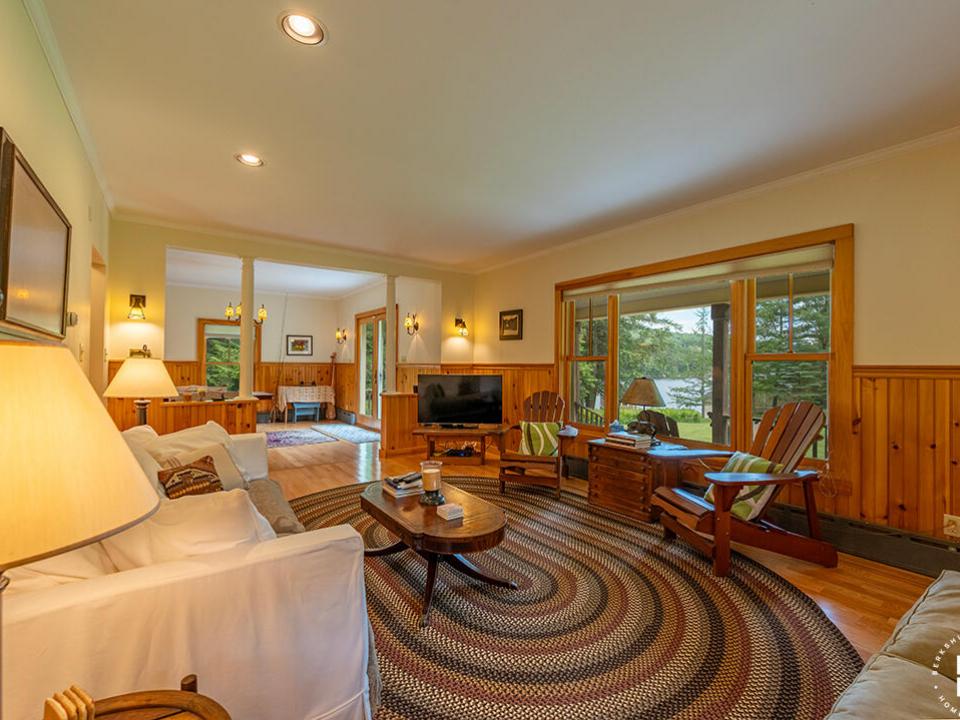 HistoricHomeOnLowerSaranacLake_GH_LR_TV