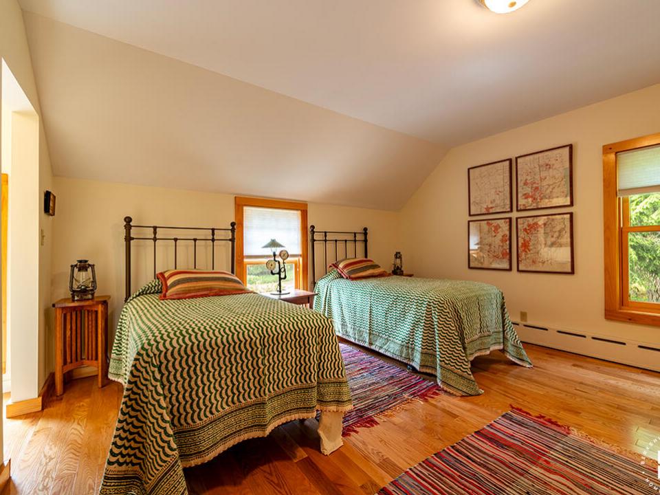 HistoricHomeOnLowerSaranacLake_GH_Bedroo