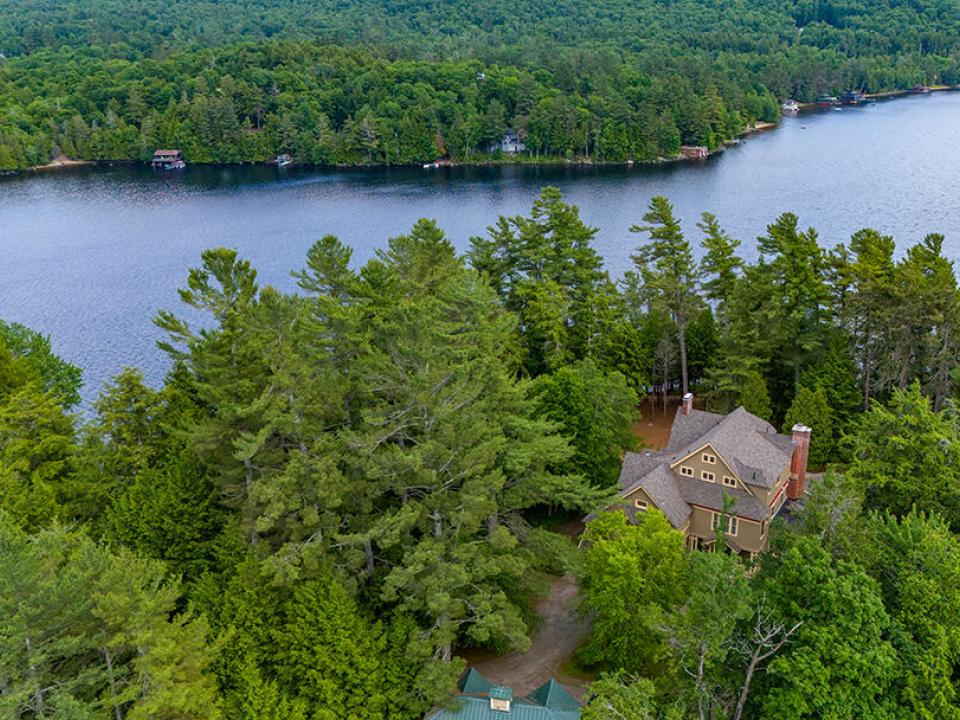 HistoricHomeOnLowerSaranacLake_A_Mainhou