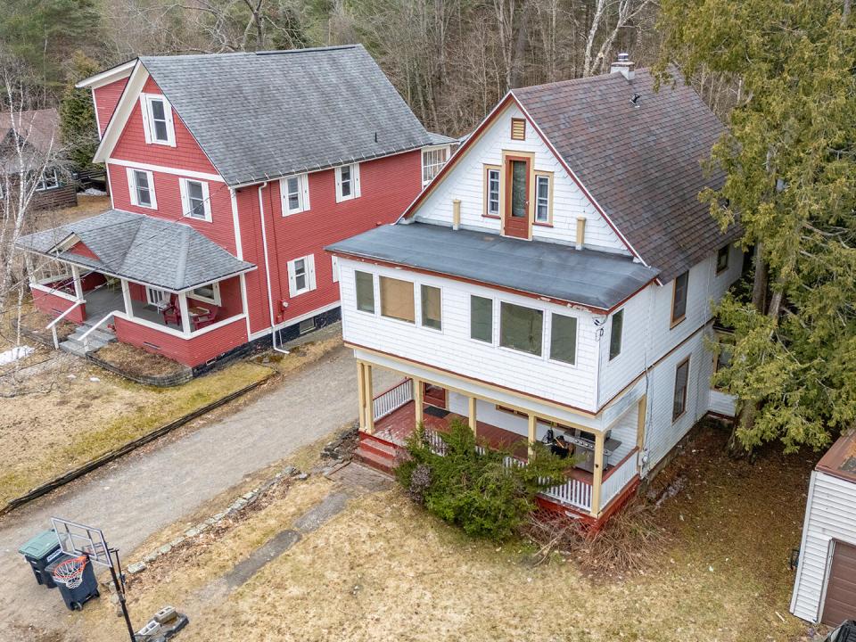 HomeOnForestHill_A_Exterior_R