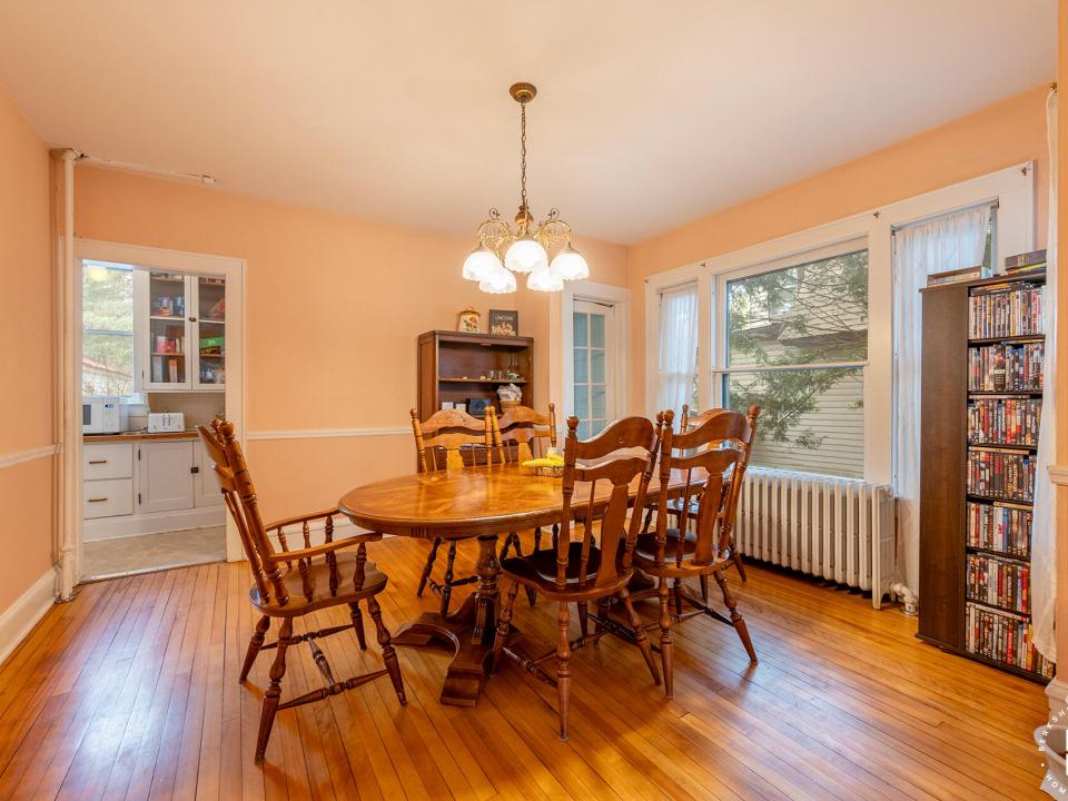 HomeOnForestHill_DR_R