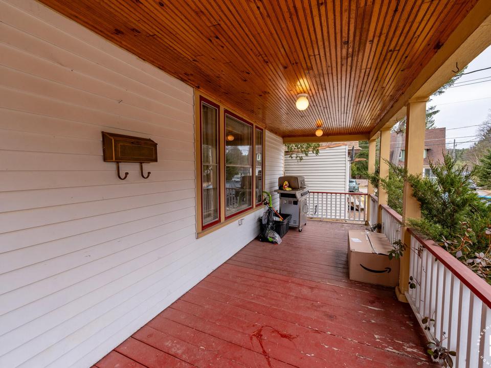 HomeOnForestHill_FrontPorch