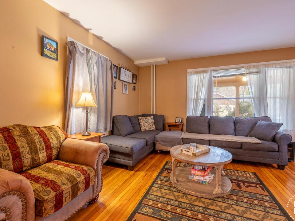 HomeOnForestHill_LR_From_DR