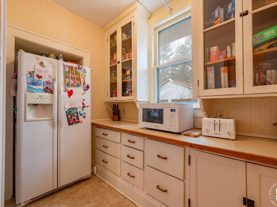 HomeOnForestHill_Pantry