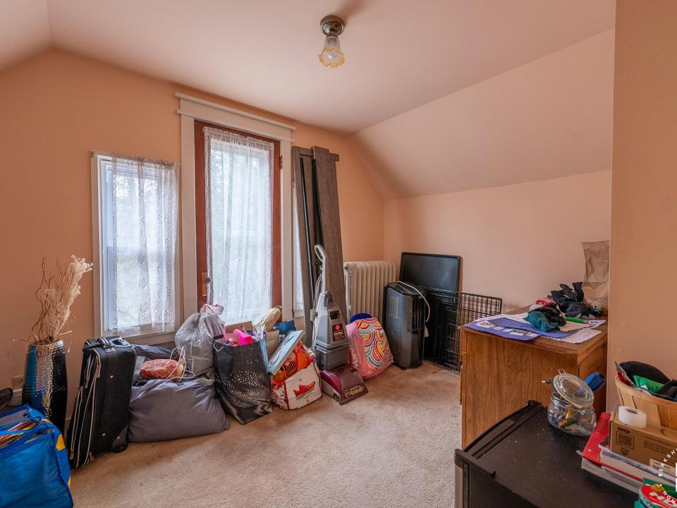 HomeOnForestHill_StorageRoom