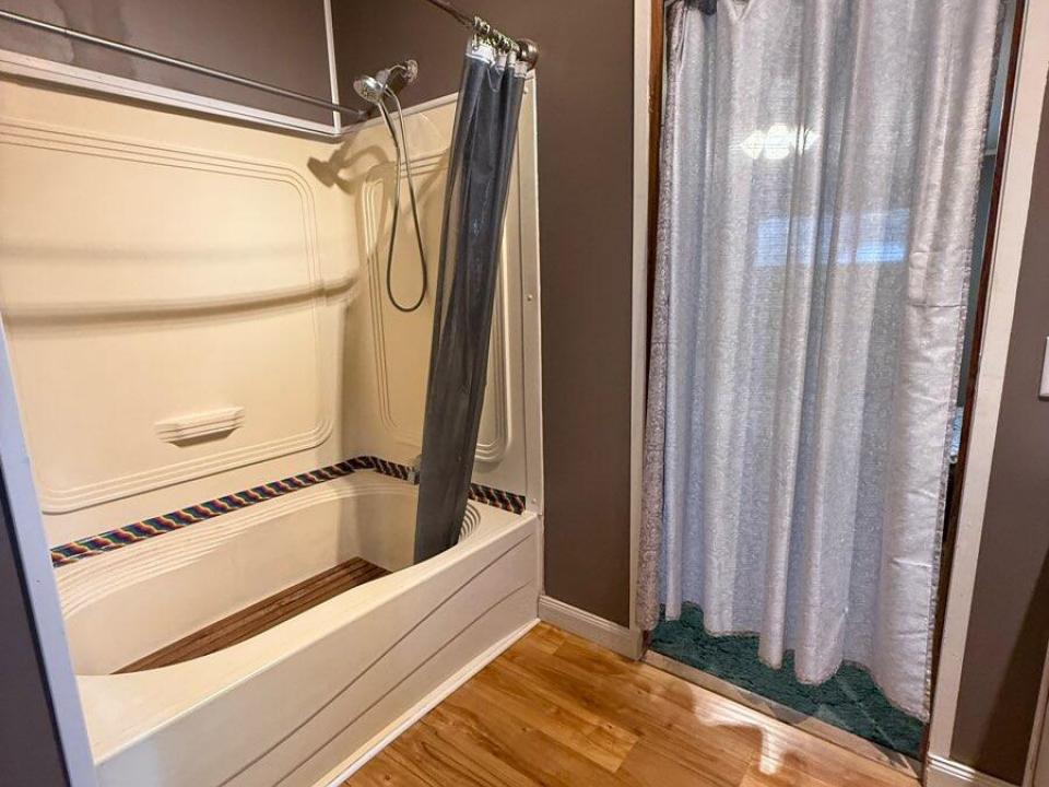 1774966838716_0296004311_aa7c554b_v1