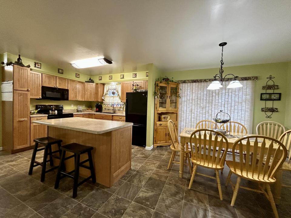 Kitchen/Dining Room