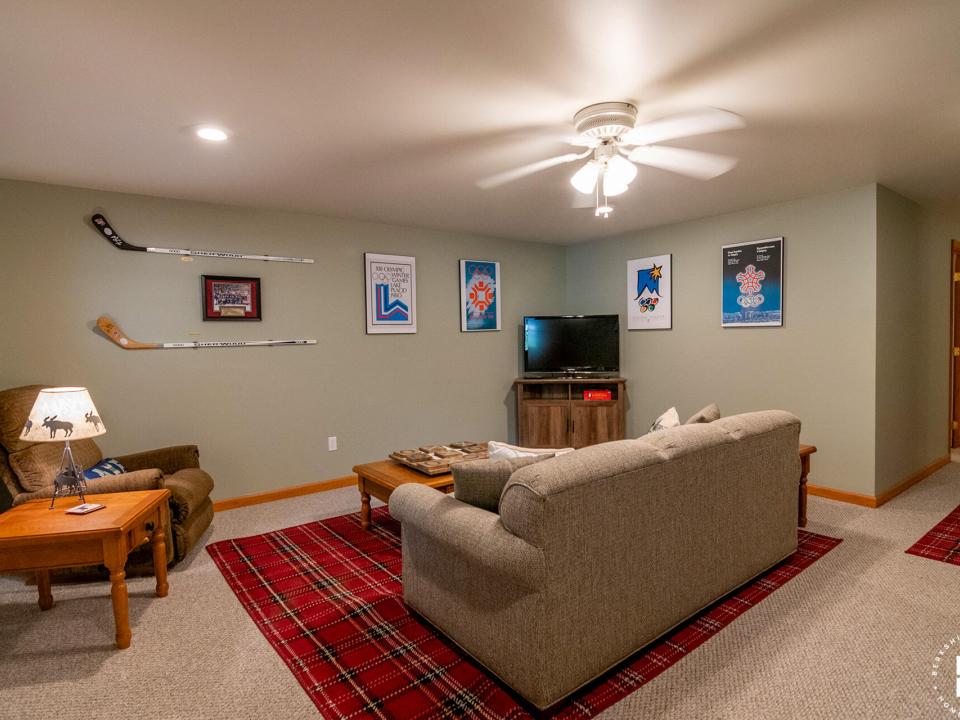 Pinehill8Townhome_June2024_Den