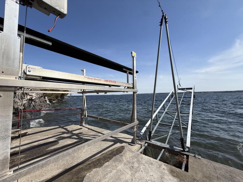 Hydraulic Solar Powered Boat Lift