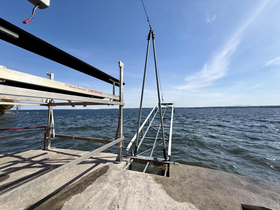 Hydraulic Solar Powered Boat Lift