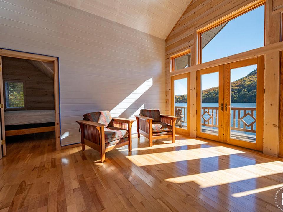 BoatAccessCampOnLP_Boathouse2_Chairs