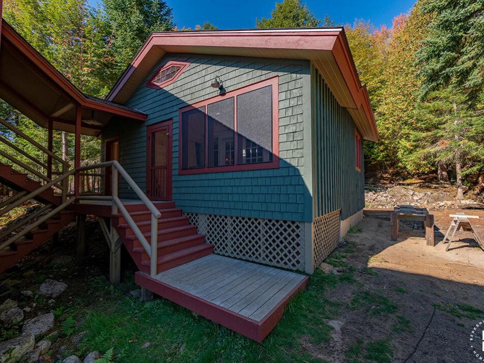 BoatAccessCampOnLP_House2_Exterior