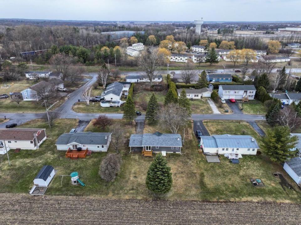 17 Columbus Dr Ariel