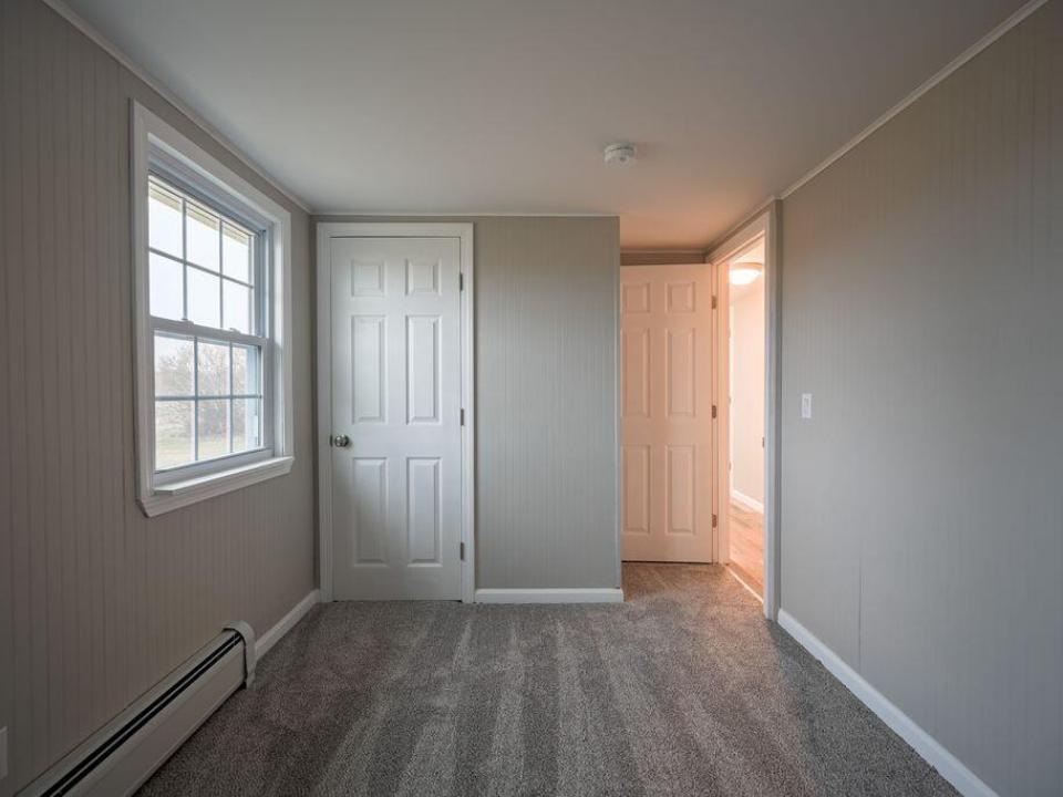 17 Columbus Dr bed 2 2