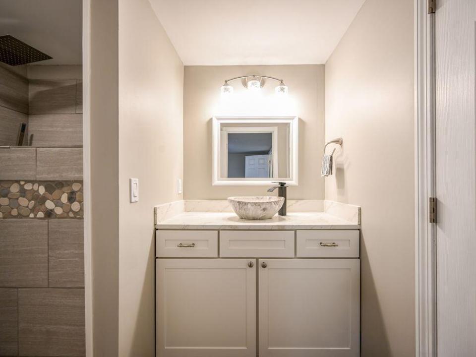 17 Columbus Dr master bath